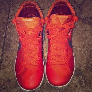 Basketball shoes